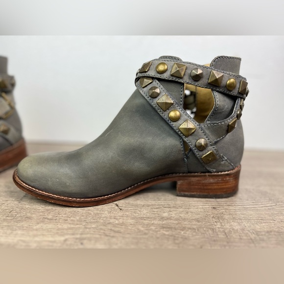 Patron Perugia Lou Grey Distress Leather Buckle Strappy Women Ankle Boots 8.5M - Picture 16 of 16